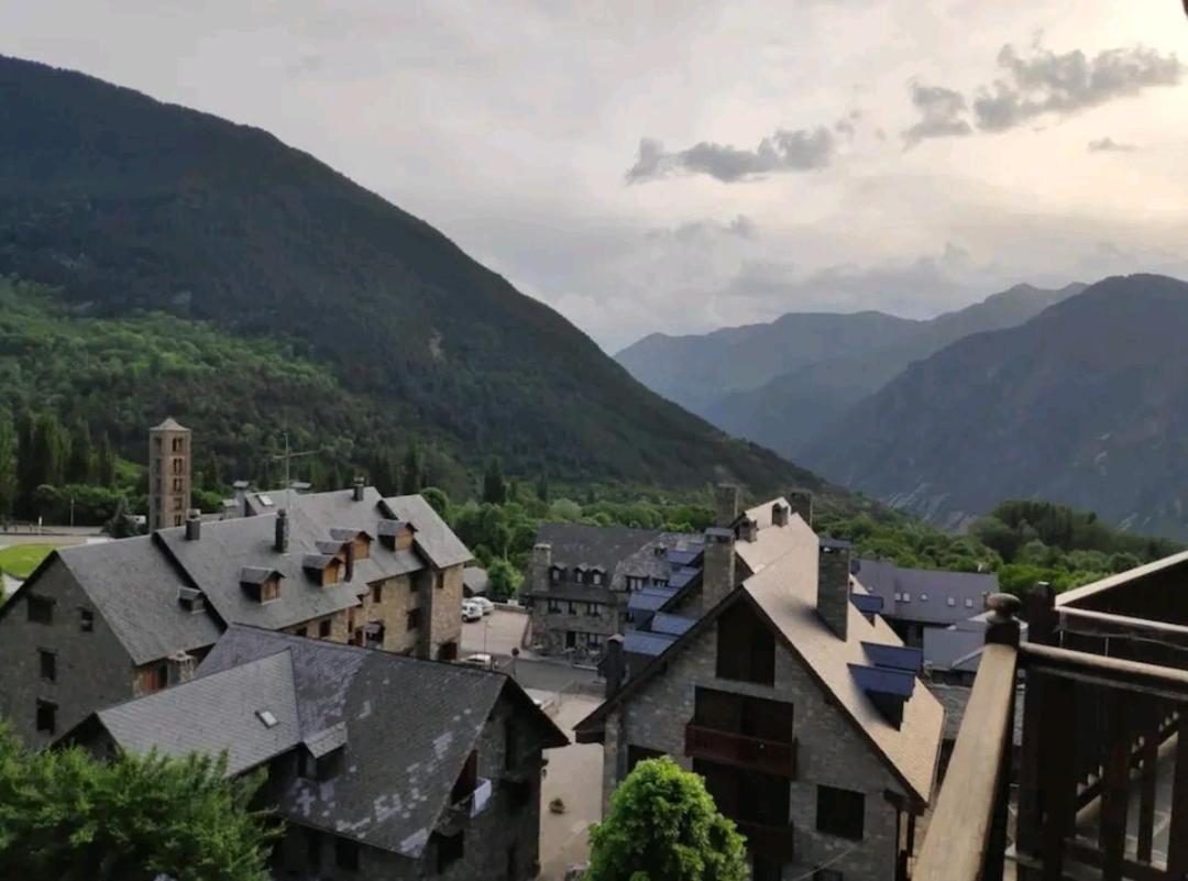 شقة Duplex Con Terraza Y Vistas Panoramicas En Tauell المظهر الخارجي الصورة