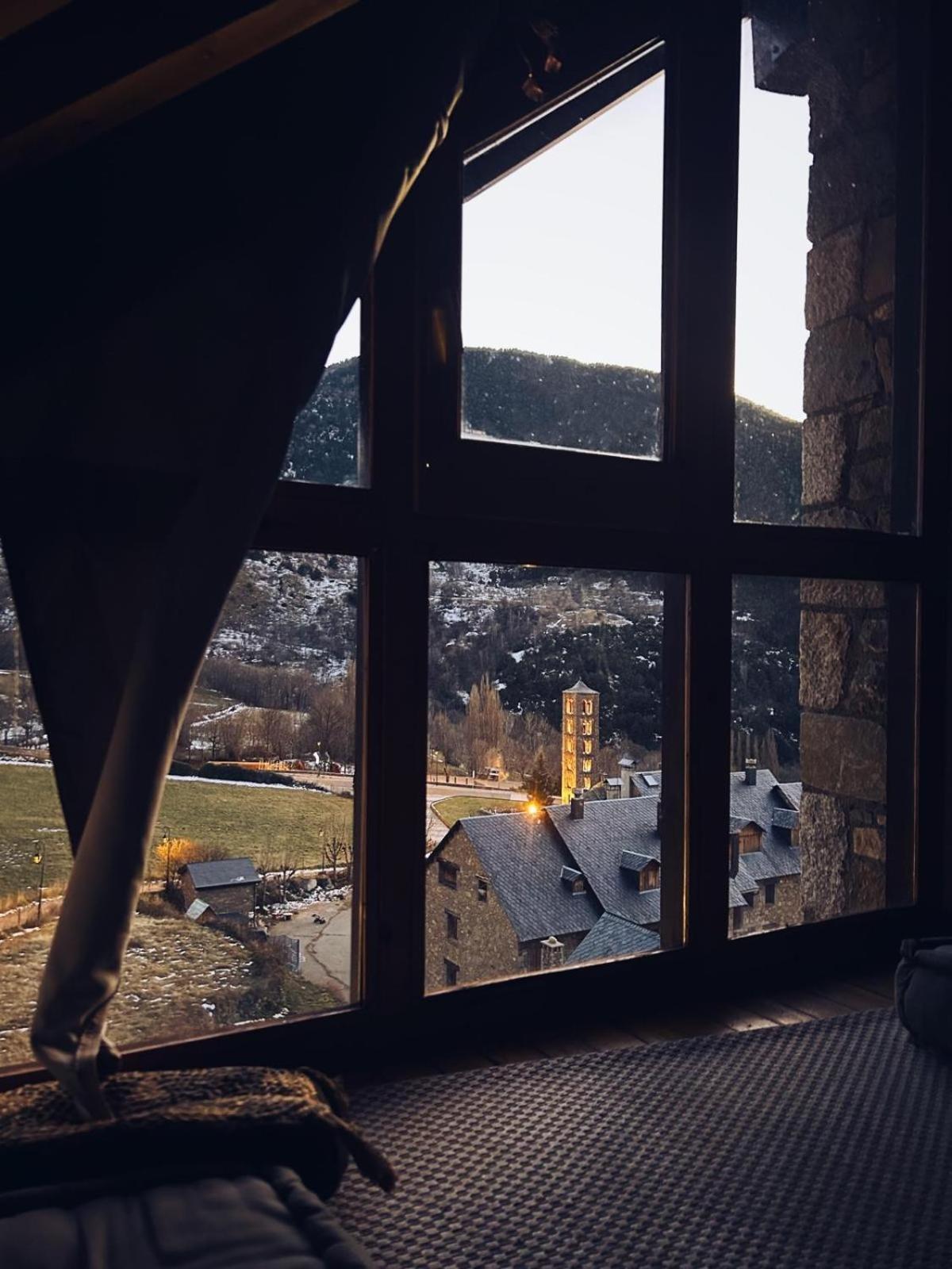 شقة Duplex Con Terraza Y Vistas Panoramicas En Tauell المظهر الخارجي الصورة