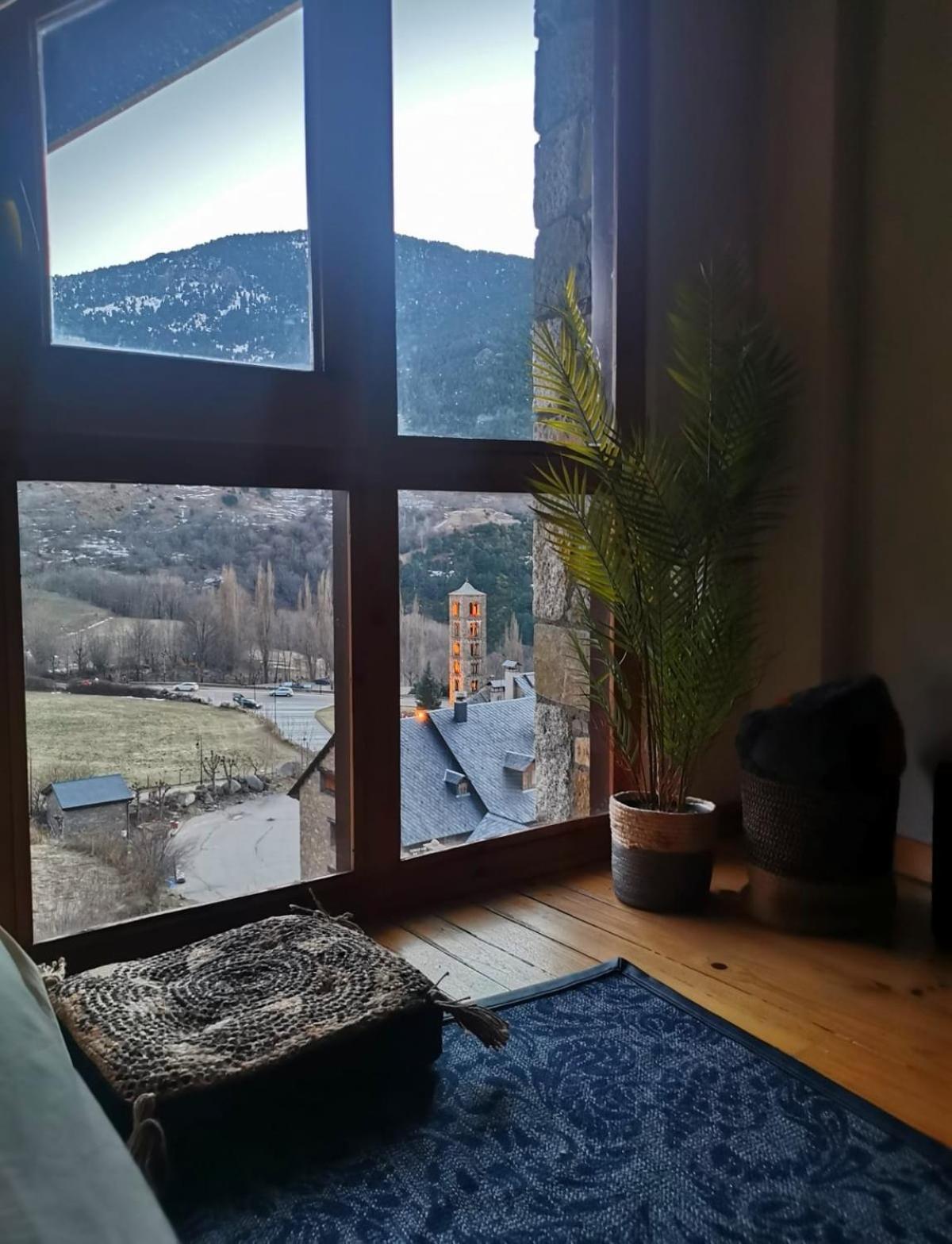 شقة Duplex Con Terraza Y Vistas Panoramicas En Tauell المظهر الخارجي الصورة